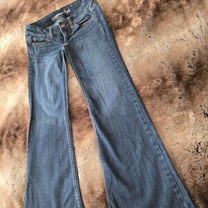 Like New American Eagle Women's Hipster Low-Rise Flare Jeans